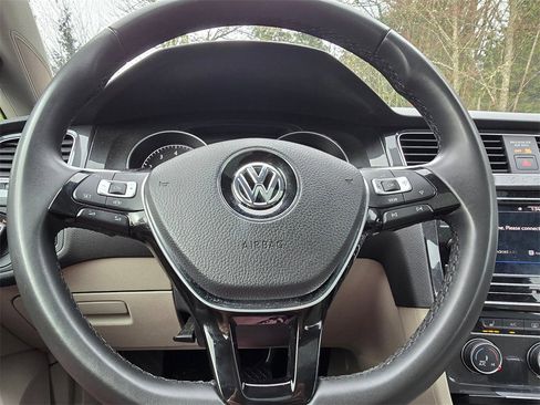 Used 2021 Volkswagen Golf 1.4T TSI image 4