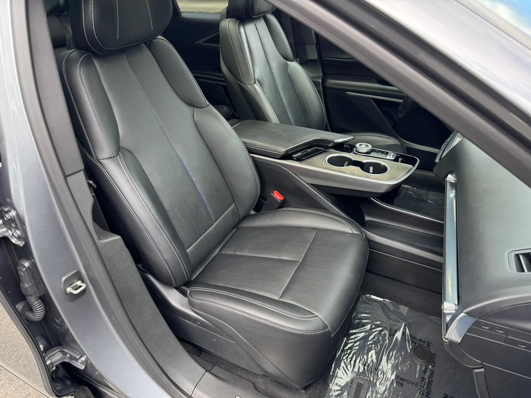 Used 2023 Cadillac Lyriq AWD image 24