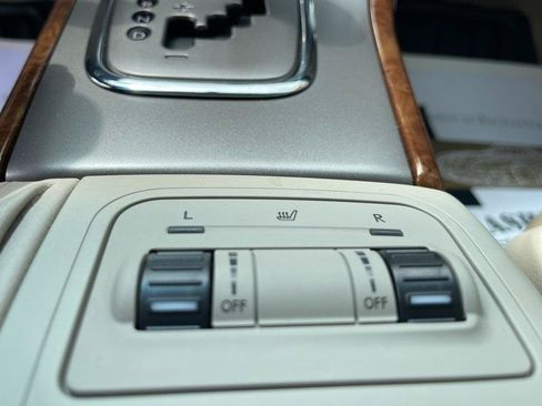 Used 2007 Subaru Outback 2.5i Limited L.L. Bean AWD/4WD image 35