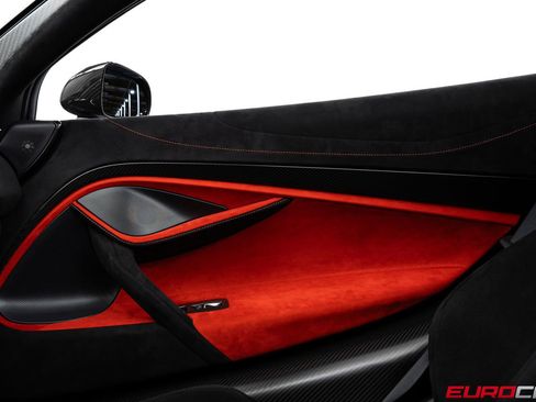 Used 2022 McLaren 765LT RWD image 31