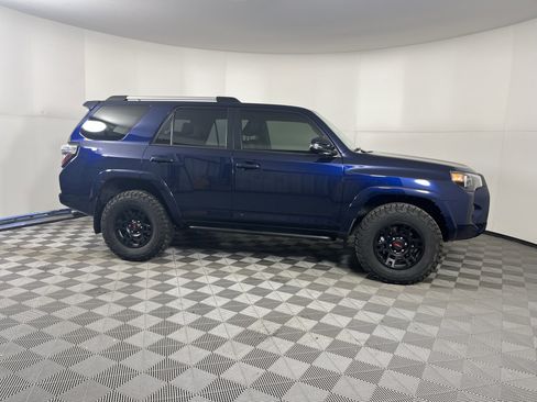 Used 2024 Toyota 4Runner SR5 Premium w/ SR5 Premium Package image 7