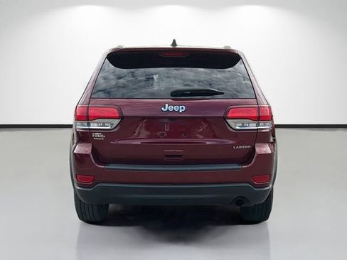 Used 2020 Jeep Grand Cherokee Laredo image 2