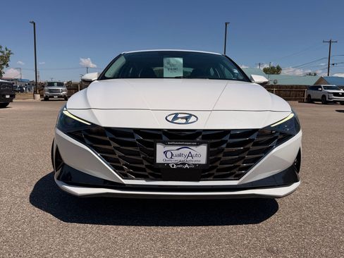 Used 2021 Hyundai Elantra SEL w/ Convenience + Premium Package FWD image 4