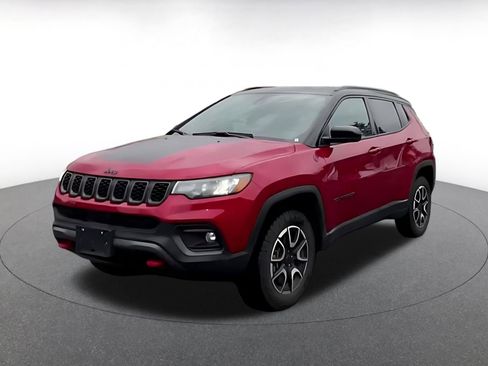 Used 2025 Jeep Compass Trailhawk image 15