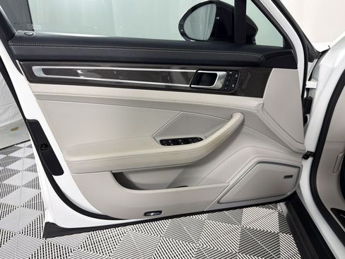 Certified 2023 Porsche Panamera Platinum Edition RWD image 13