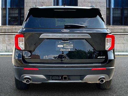 Used 2022 Ford Explorer XLT w/ Equipment Group 202A AWD/4WD image 4