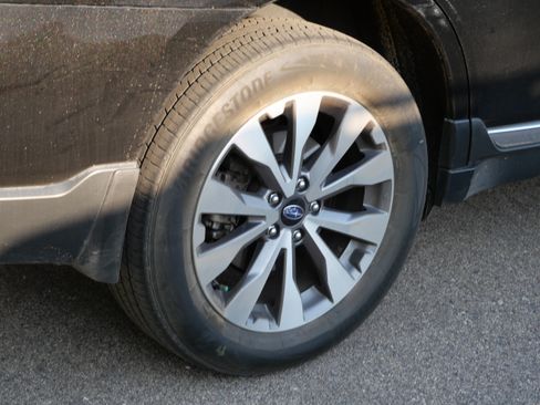 Used 2019 Subaru Outback 2.5i Touring AWD/4WD image 8