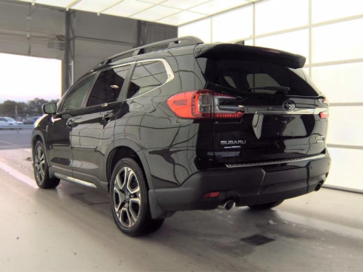 Used 2023 Subaru Ascent Limited w/ Technology Package AWD/4WD image 2