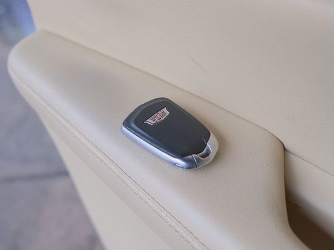 Used 2019 Cadillac XT5 FWD image 9