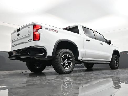 Used 2024 Chevrolet Silverado 1500 ZR2 w/ Technology Package AWD/4WD image 24