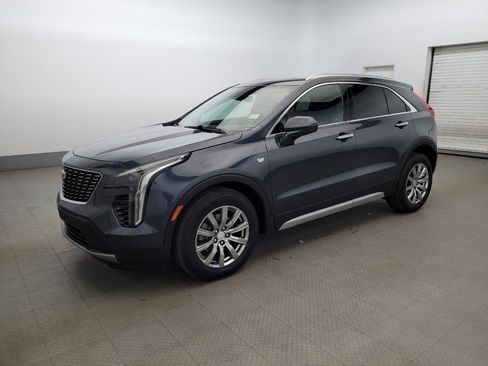 Used 2020 Cadillac XT4 Premium Luxury image 2