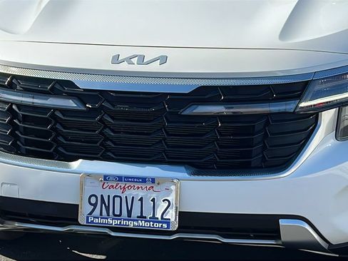 Used 2025 Kia Seltos EX w/ EX Sunroof Package FWD image 3
