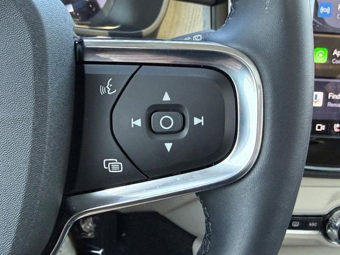 Used 2023 Volvo XC40 B5 Ultimate w/ Protection Package Premier image 19