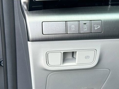 Certified 2024 Hyundai Kona SE image 10