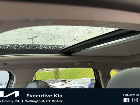 Certified 2022 Kia Sorento SX Prestige AWD/4WD image 12