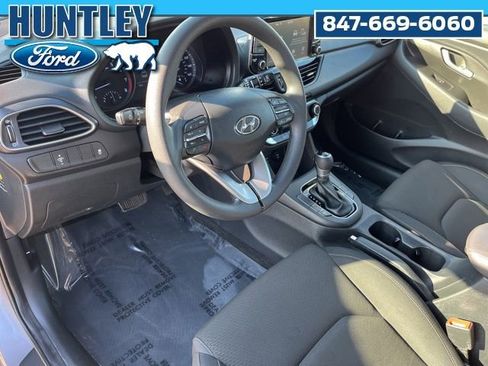 Used 2020 Hyundai Elantra GT image 17