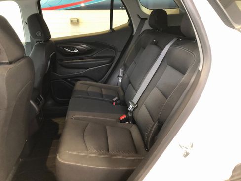 Used 2024 GMC Terrain SLE w/ Driver Convenience Package image 12