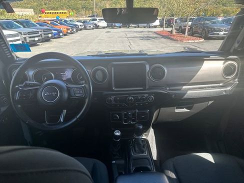 Used 2021 Jeep Gladiator Sport image 11