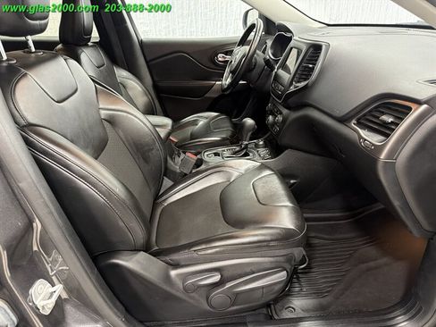Used 2021 Jeep Cherokee Latitude Plus AWD/4WD image 21