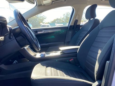 Used 2019 Ford Fusion SE image 8