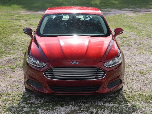 Used 2016 Ford Fusion SE FWD image 19