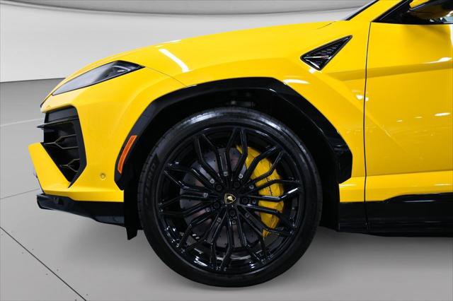 Used 2025 Lamborghini Urus SE AWD/4WD image 46