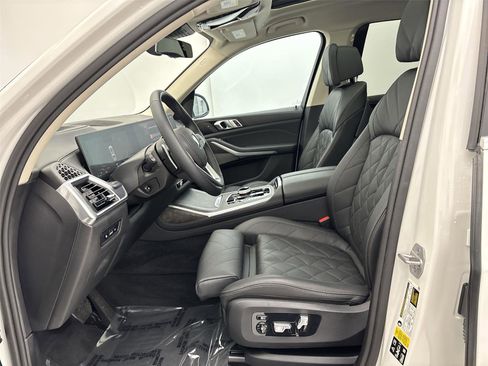 Used 2024 BMW X7 xDrive40i w/ Premium Package AWD/4WD image 25