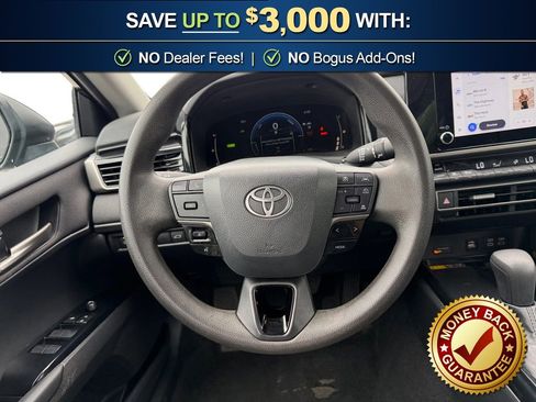 Used 2025 Toyota Camry LE FWD image 19