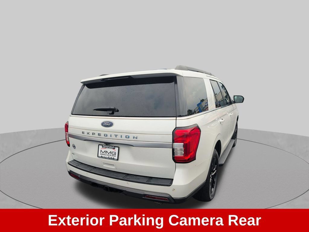 Used 2022 Ford Expedition XLT AWD/4WD image 14