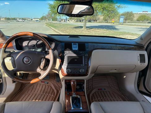 Used 2006 Cadillac DTS Performance image 23