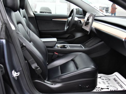 Used 2023 Tesla Model 3 Standard Range image 42