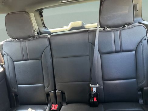 Used 2024 Chevrolet Suburban RST w/ Luxury Package AWD/4WD image 12