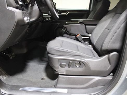 New 2026 GMC Sierra 1500 SLE image 19