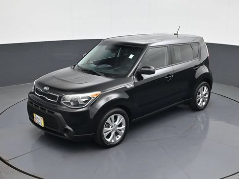 Used 2015 Kia Soul + FWD image 13