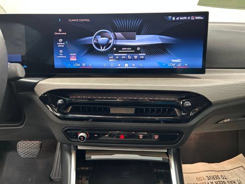 Used 2026 BMW 330i Sedan RWD image 25