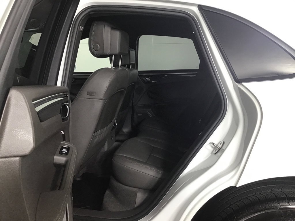 Certified 2026 Porsche Macan AWD/4WD image 26