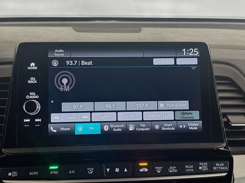 Used 2025 Honda Odyssey Sport-L image 19