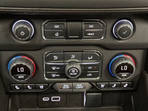 Used 2022 Chevrolet Tahoe High Country AWD/4WD image 21