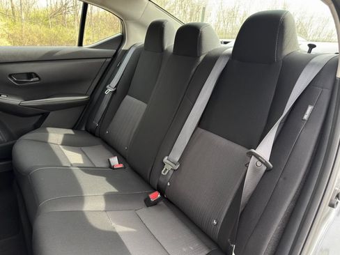 Used 2025 Nissan Sentra SV FWD image 19