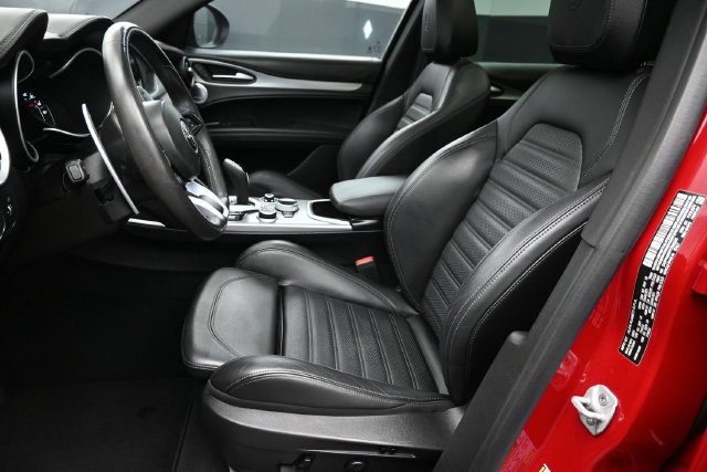 Used 2023 Alfa Romeo Stelvio Veloce AWD/4WD image 24