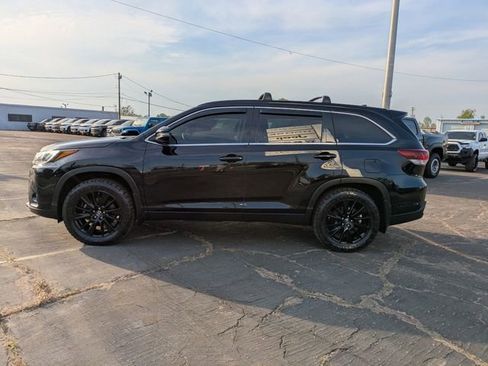 Used 2019 Toyota Highlander SE image 7