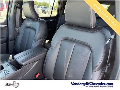 Used 2024 Jeep Wagoneer Launch Edition AWD/4WD image 23
