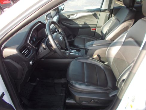 Used 2022 Ford Escape SEL image 11