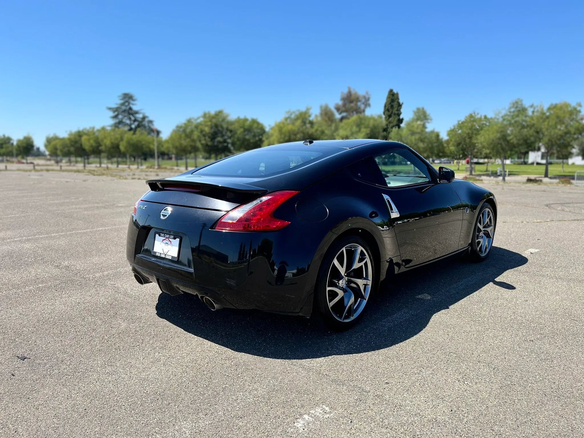Used 2011 Nissan 370Z Touring w/ Sport Pkg RWD image 6