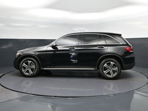 Used 2021 Mercedes-Benz GLC 300 image 4
