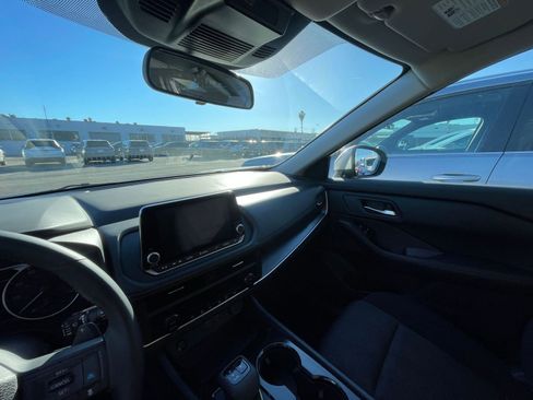 Used 2025 Nissan Rogue SV image 35