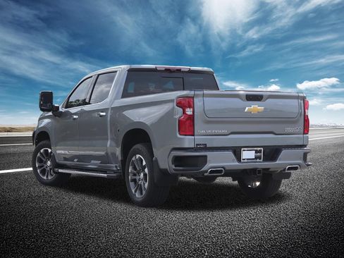 Used 2025 Chevrolet Silverado 1500 High Country w/ Technology Package AWD/4WD image 24