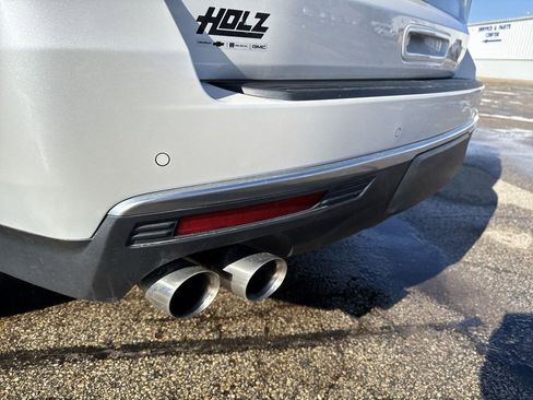 Certified 2023 Chevrolet Suburban High Country image 3