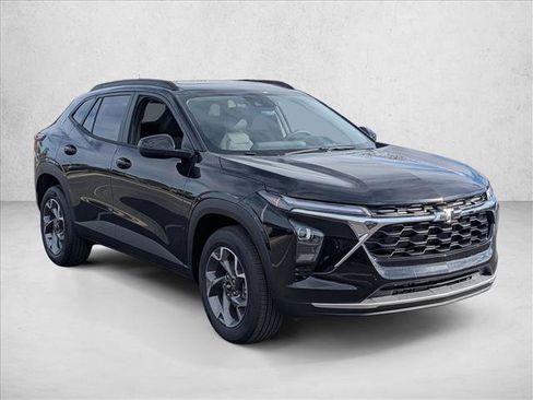 New 2026 Chevrolet Trax LT w/ Sunroof Package image 7