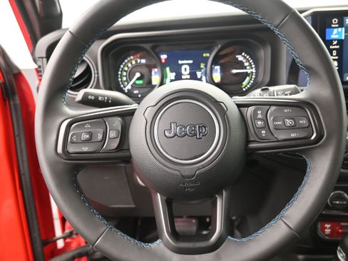 Used 2024 Jeep Wrangler Unlimited Rubicon 4xe image 23